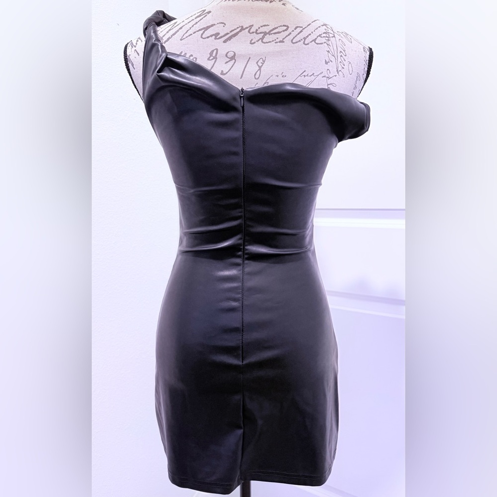 NWT MICAS Faux Leather Asymmetrical Twist Knot Zipper Mini Dress - Picture 9 of 16